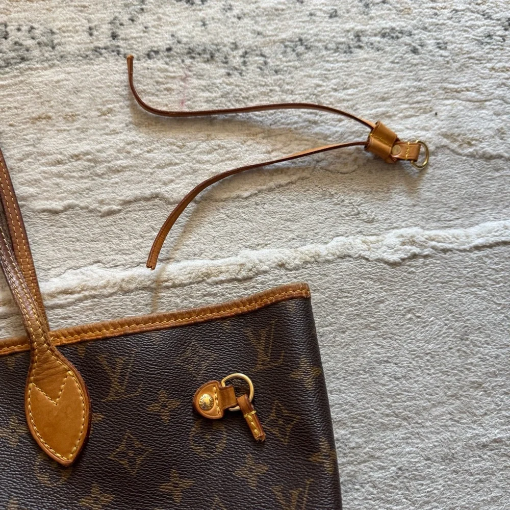 Louis Vuitton monogram coated canvas MM classic neverfull tote